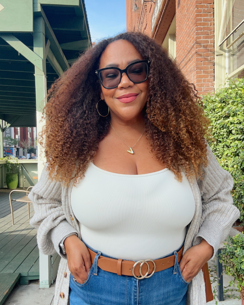 Shoulder Length Layers with Warm Highlights — Winter Hairstyles for Plus Size Women