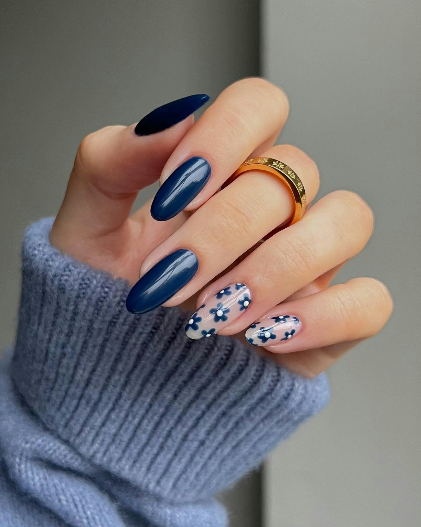 Glossy Blue Floral Navy Ovals Glossy Blue Floral Navy Ovals — Navy Blue Nails