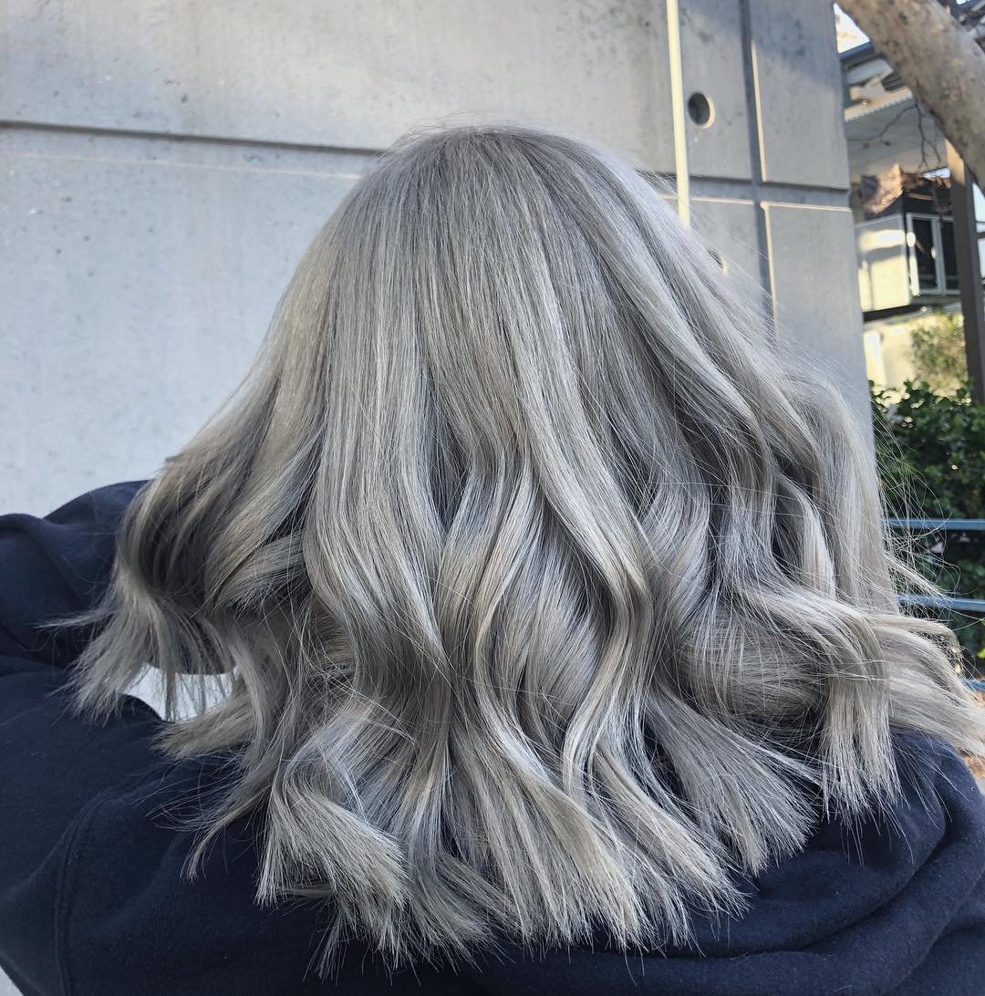 Ash Gray With Lighter Gray Highlights Ash Gray With Lighter Gray Highlights — Winter Hair Colors for Gray Hair
