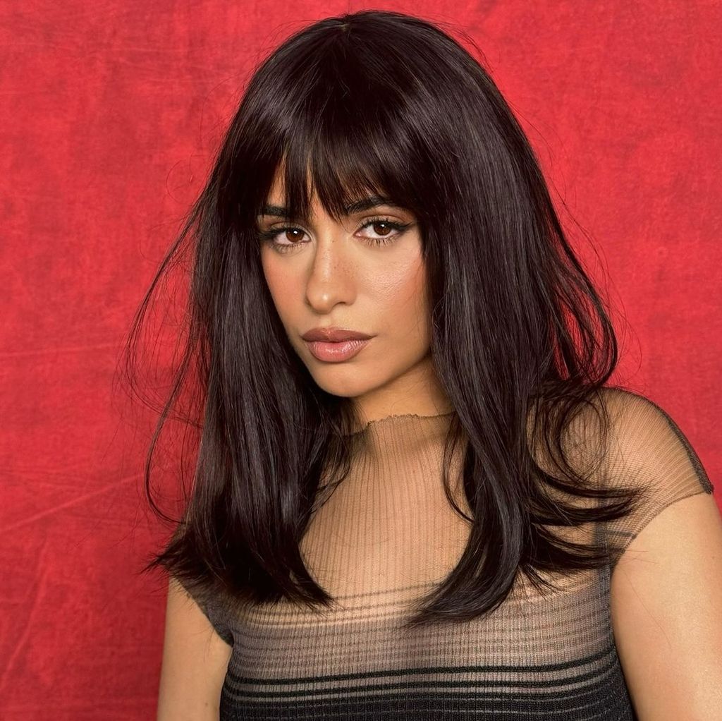 Collarbone Lob With Dimensional Colour Collarbone Lob With Dimensional Colour — Medium Length Winter Haircuts