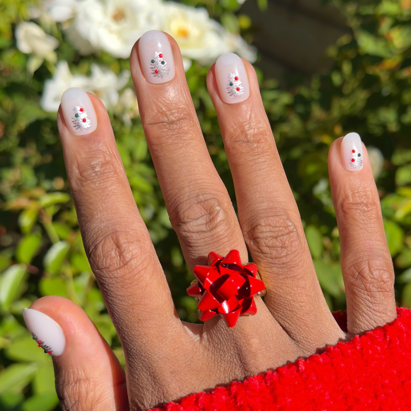 White Christmas Tree Accent Nails White Christmas Tree Accent Nails — Winter Round Nails