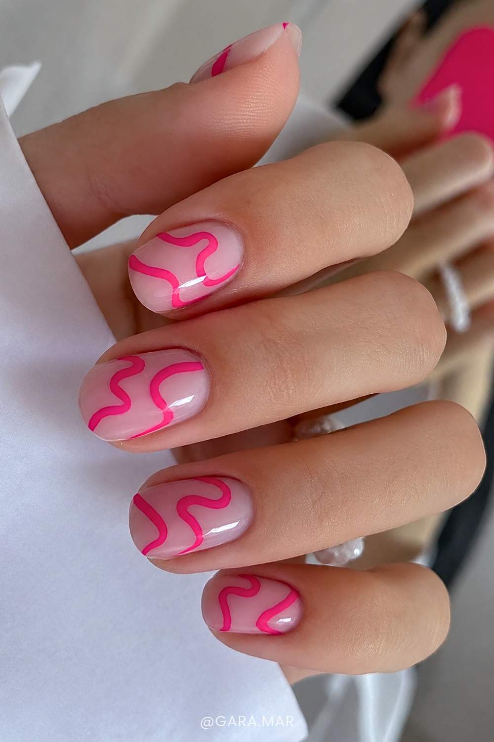 Sheer Pink Bright Pink Wavy Lines Nails Sheer Pink Bright Pink Wavy Lines Nails — Simple Nail Designs