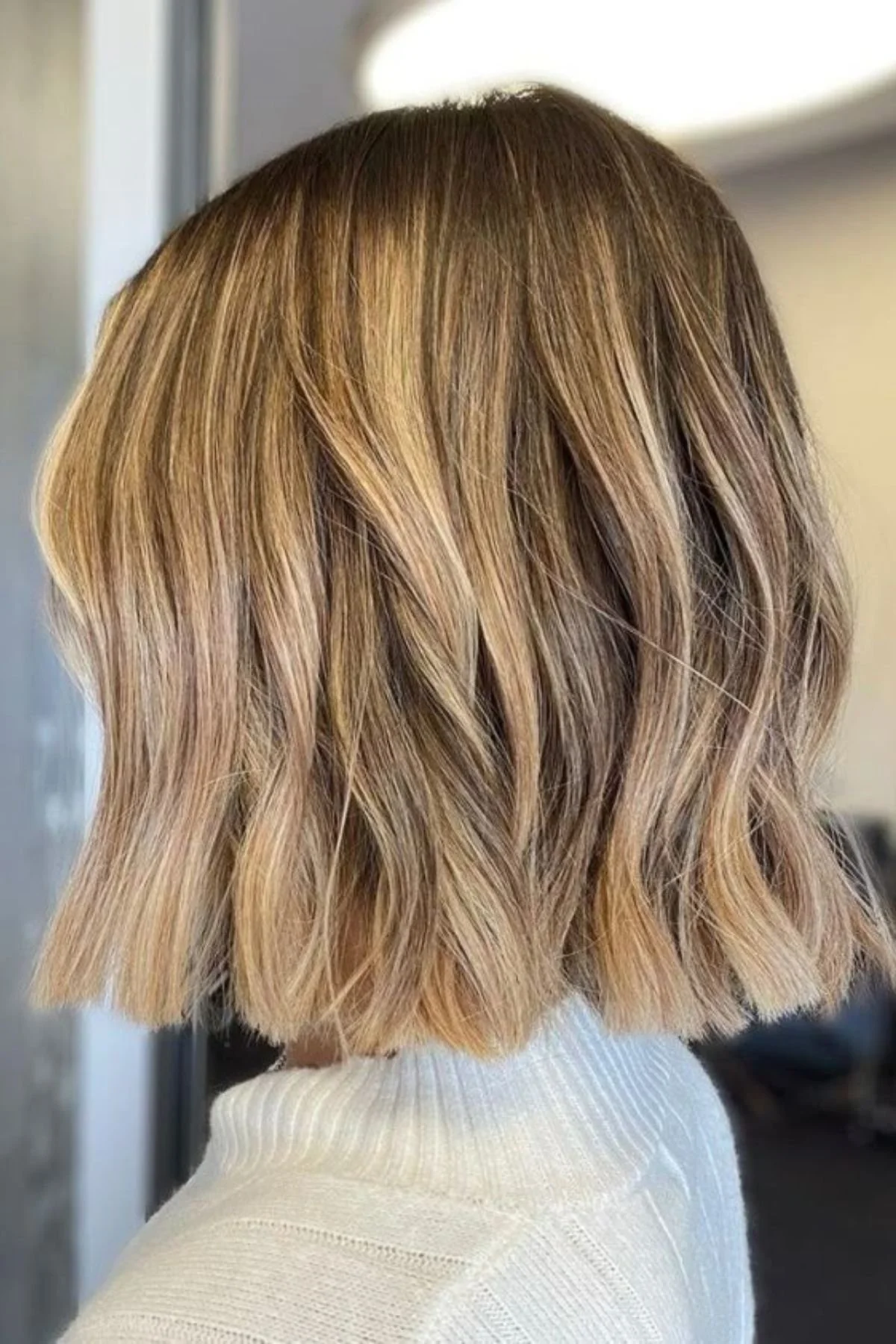 Textured Wavy Bob With Highlights Textured Wavy Bob With Highlights — Winter Hairstyles