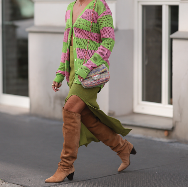 Bohemian Vibes: Slouchy Brown Boots with Midi Skirt Bohemian Vibes: Slouchy Brown Boots with Midi Skirt — Riding Boots Outfits