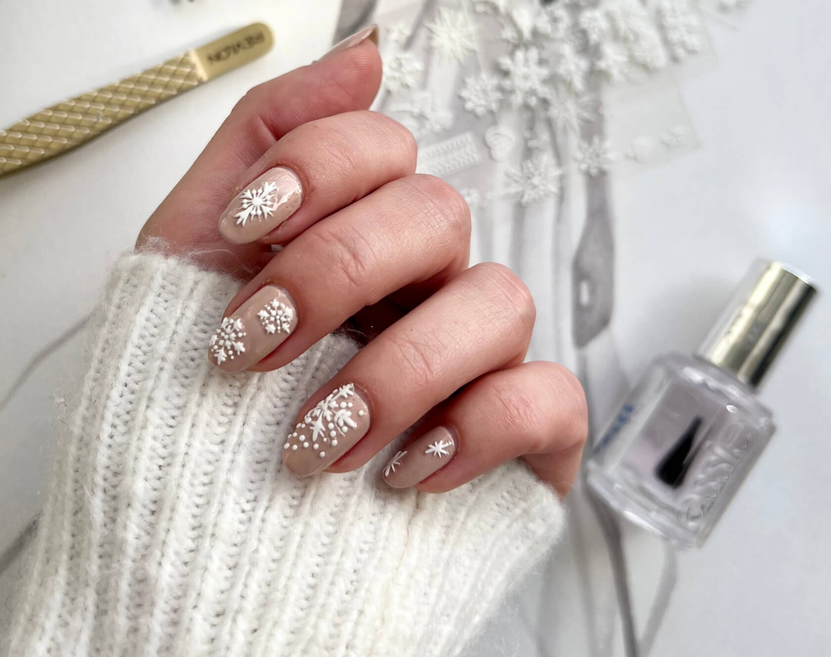 Nude Base White Snowflake Oval Nails — Winter Glitter Nails