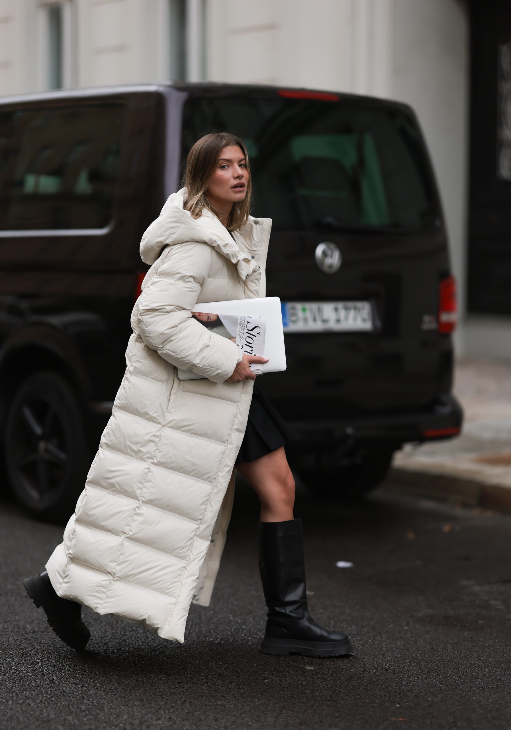 Off-White Long Puffer Coat with Chunky Boots — Long Puffer Coat Outfits