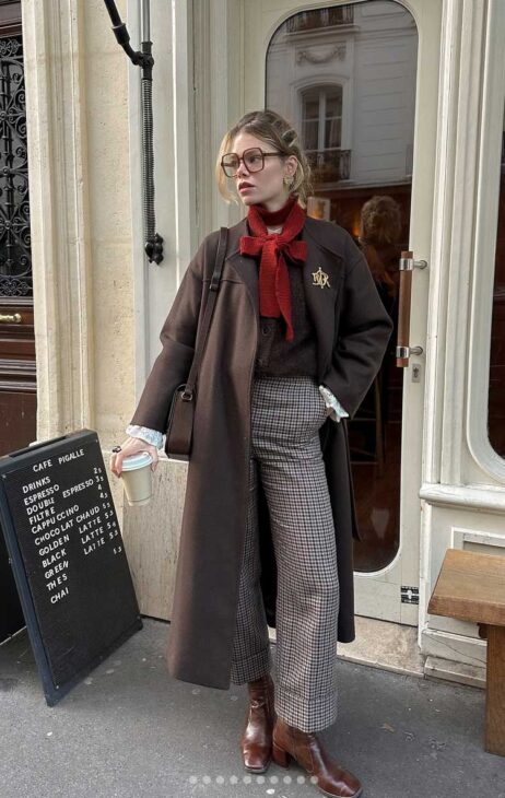 Long Brown Coat and Plaid Trousers for Academia Long Brown Coat and Plaid Trousers for Academia — Dark Academia Winter Outfits