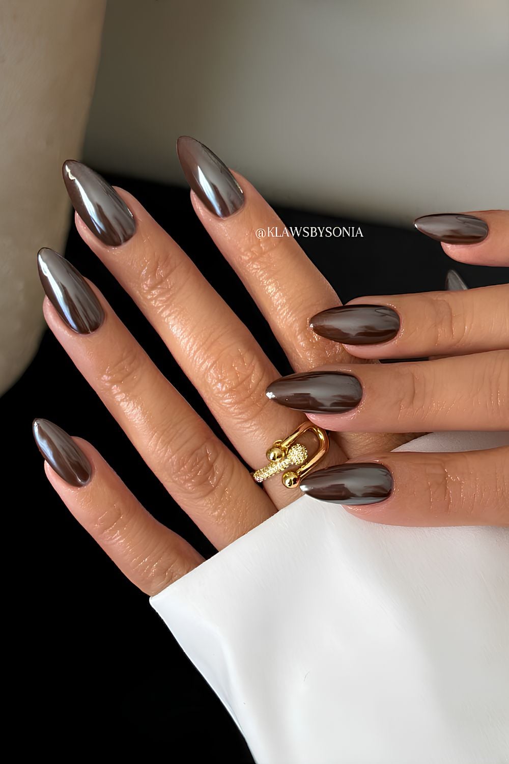 Striking Metallic Brown Chrome Striking Metallic Brown Chrome — Chocolate Brown Nails