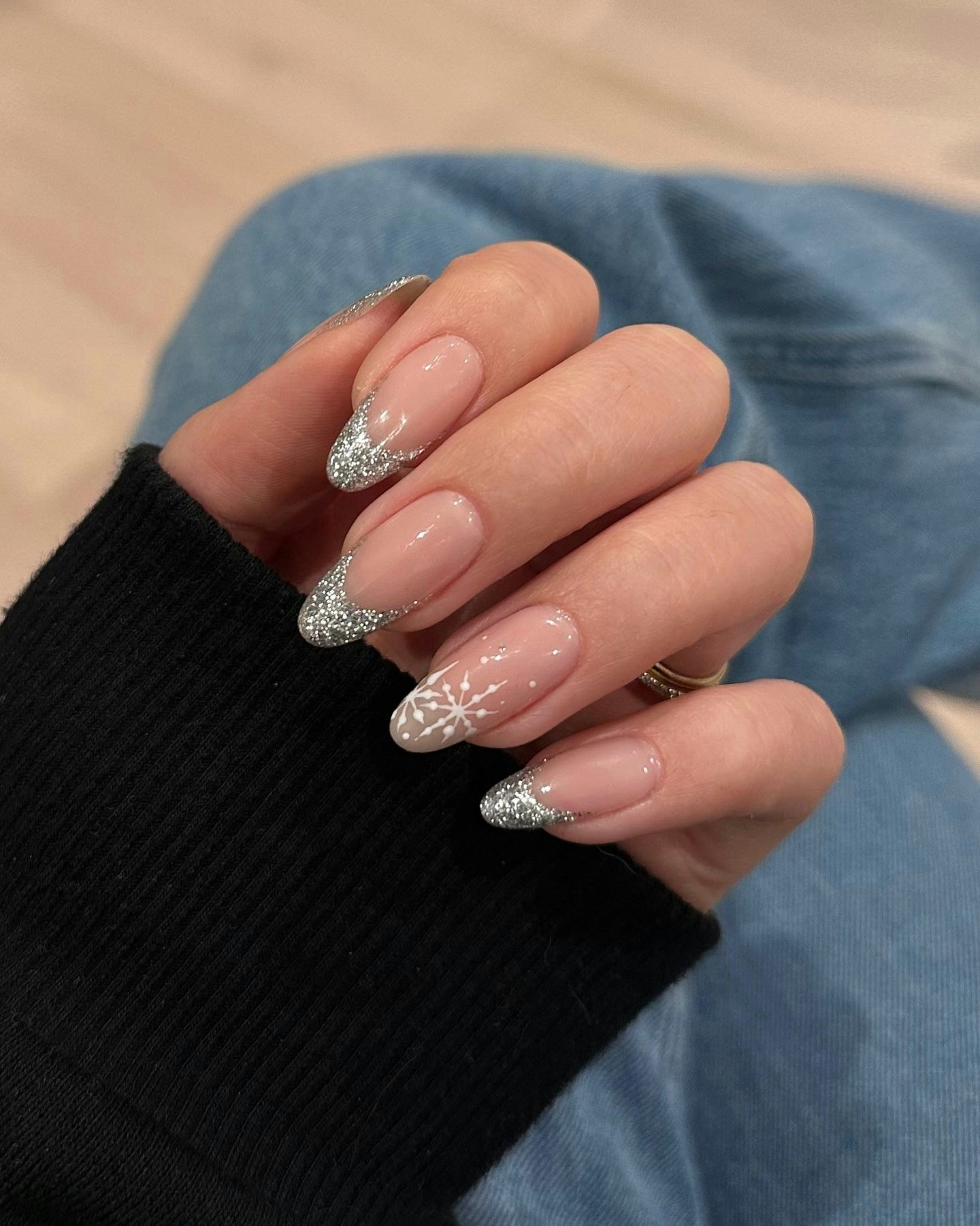 Silver Glitter French Snowflake Nails Silver Glitter French Snowflake Nails