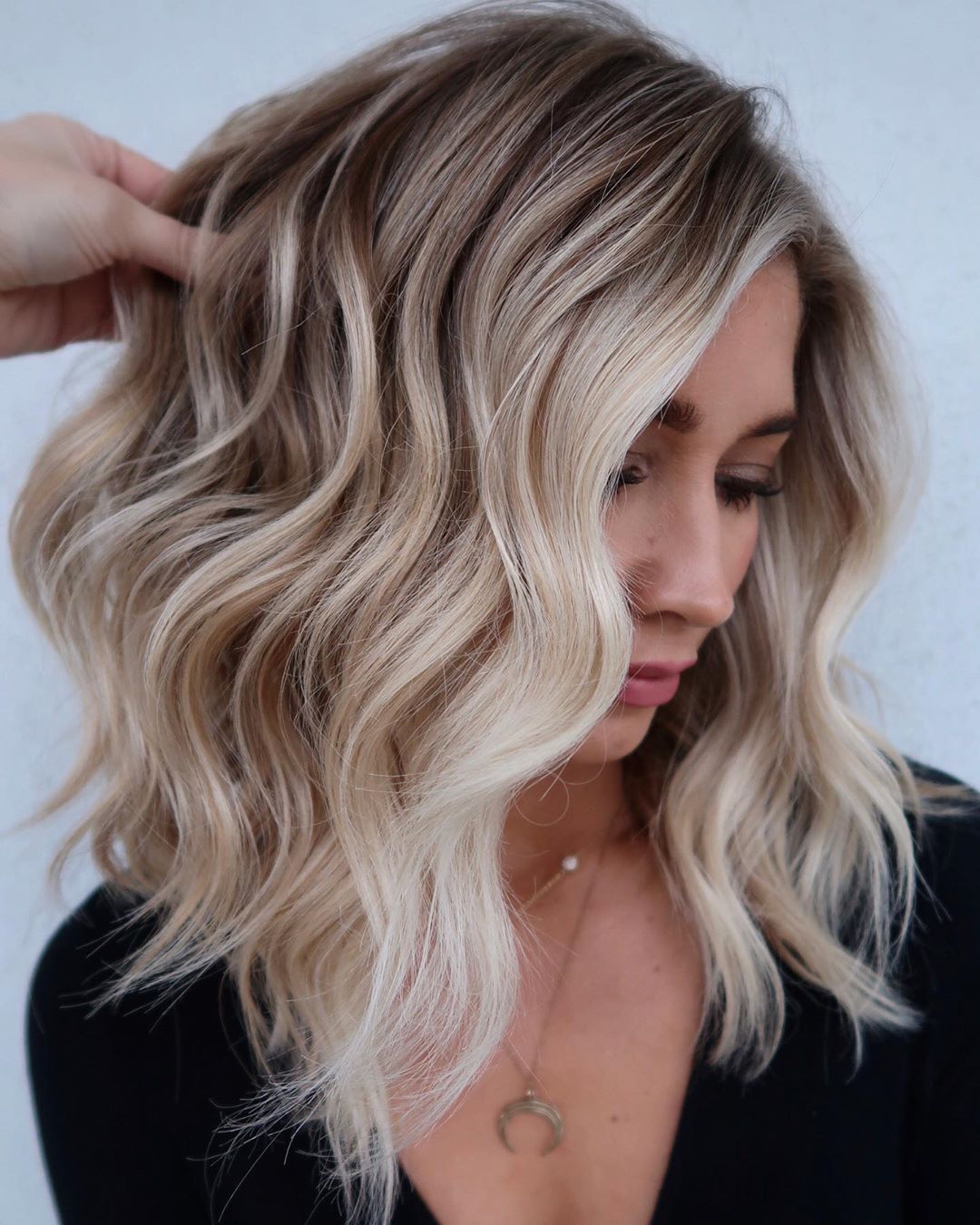 Fine Lob Platinum Blonde Balayage Fine Lob Platinum Blonde Balayage — Winter Balayage