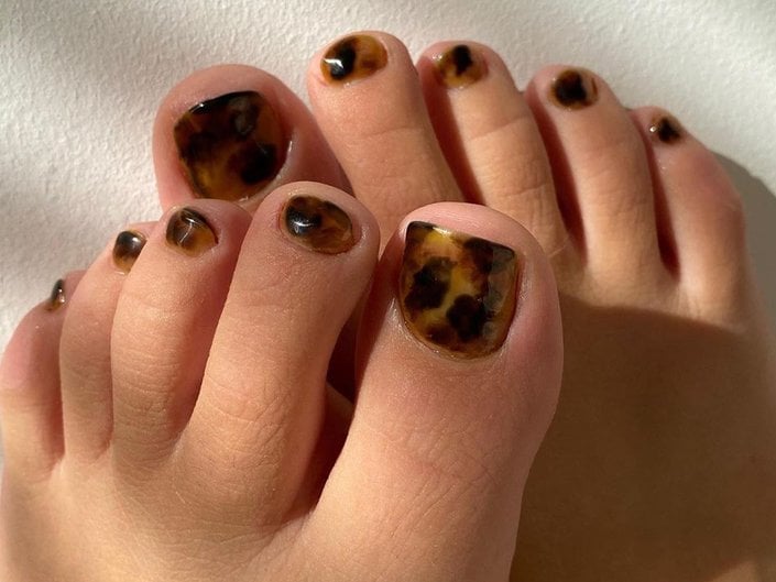 Easy Pedicure Designs for Fall 2020 | Makeup.com