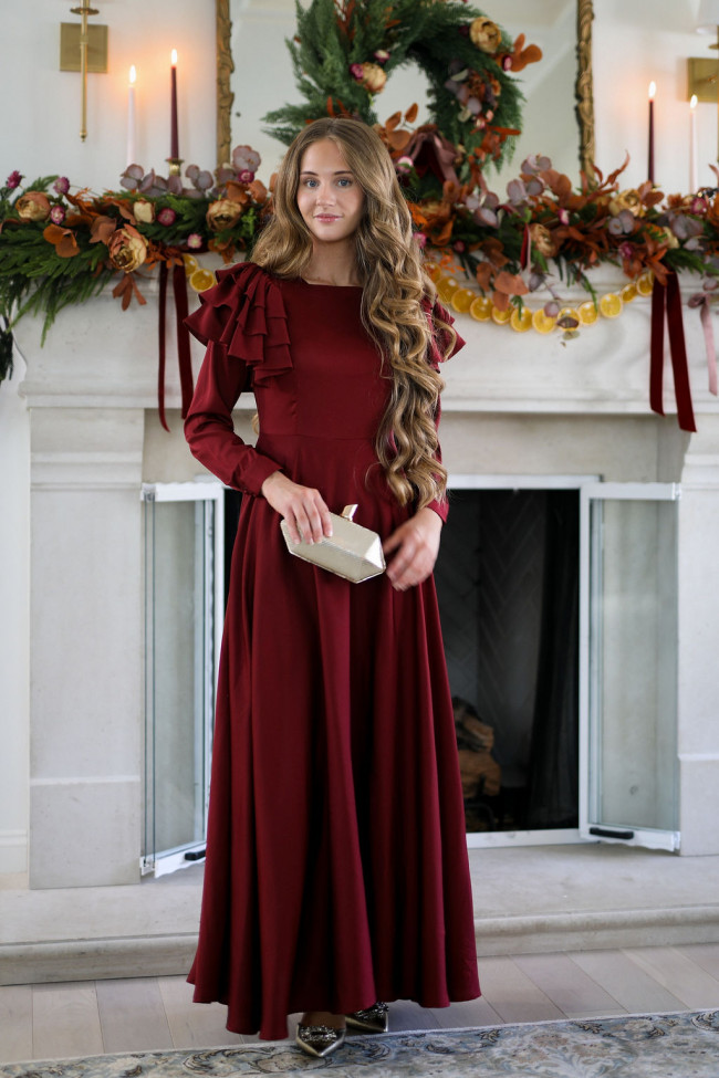 Elegant Burgundy Satin Maxi Dress for Formal Church Elegant Burgundy Satin Maxi Dress for Formal Church — Winter Church Outfits
