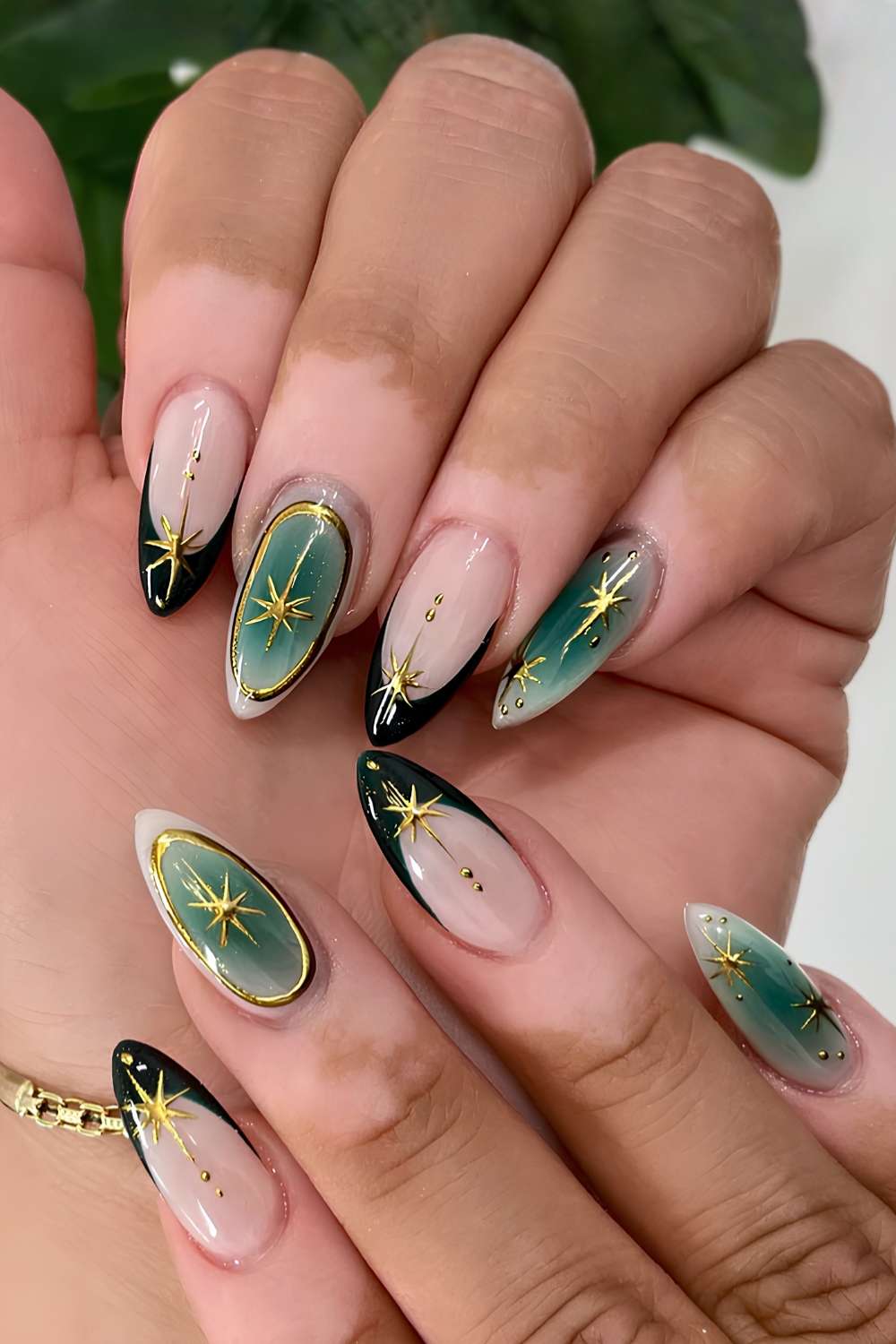 Celestial Green Black Stiletto Gradient — Winter Green Nails
