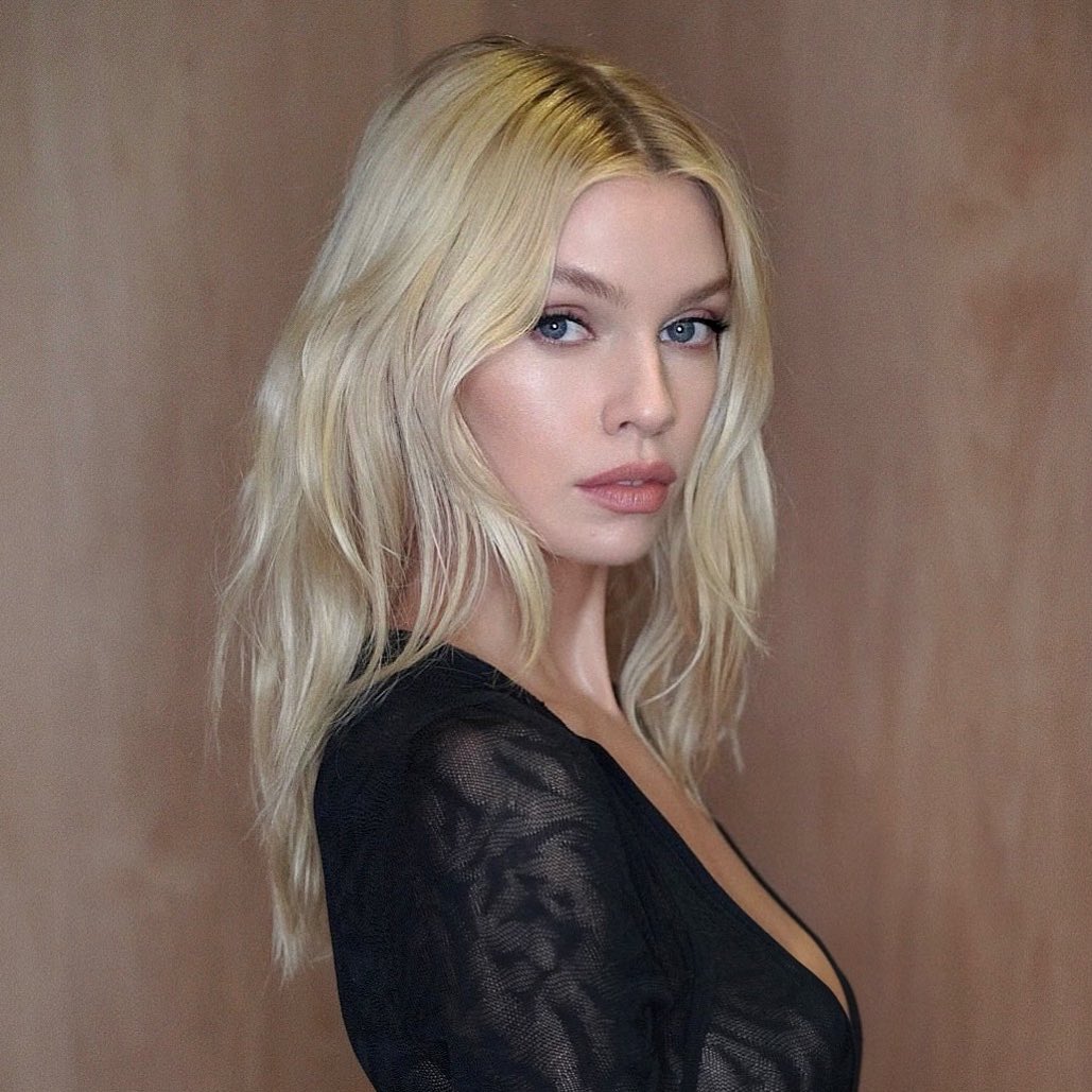 Ash Blonde Lob With Beige Undertones — Winter Hair Colors for Blondes