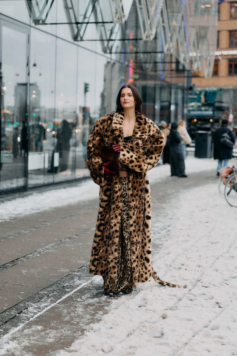 Full Leopard Matching Set with Floor-Length Coat Full Leopard Matching Set with Floor-Length Coat — Leopard Coat Outfits