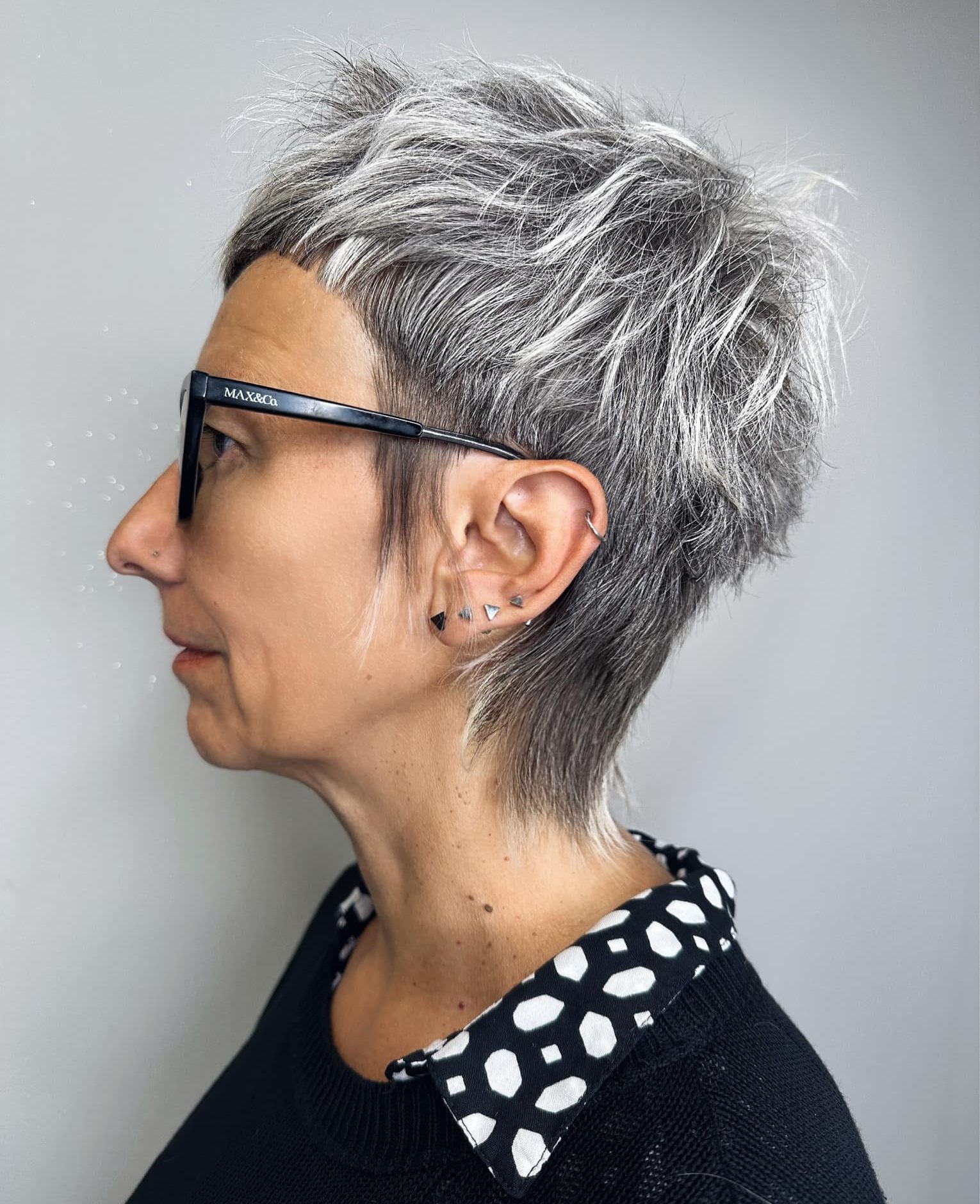 Textured Pixie With Gray-White Contrast Textured Pixie With Gray-White Contrast — Gray Blending Highlights