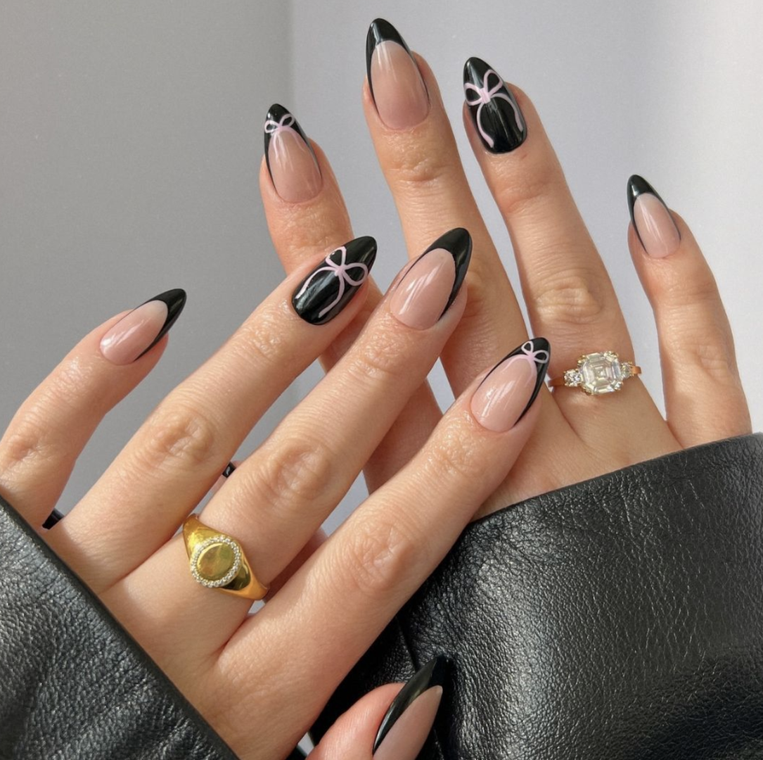 Black French Tip Almond Nails with Bows Black French Tip Almond Nails with Bows — Black Nail Ideas