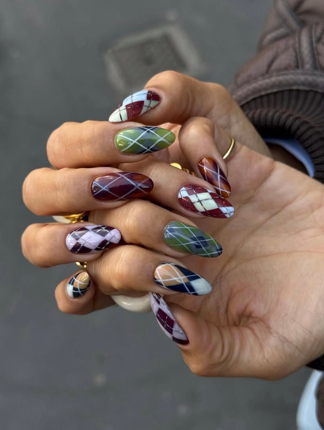 Plaid Pattern Glossy Medium Oval Nails Plaid Pattern Glossy Medium Oval Nails — Winter Nail Colors for Women Over 50
