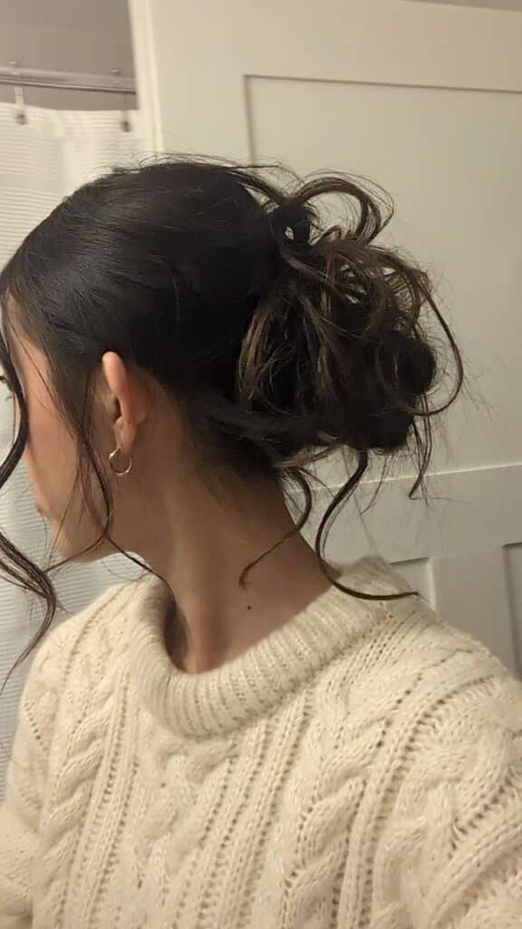 Loose Messy Bun With Tendrils Loose Messy Bun With Tendrils — Winter Bun Hairstyles