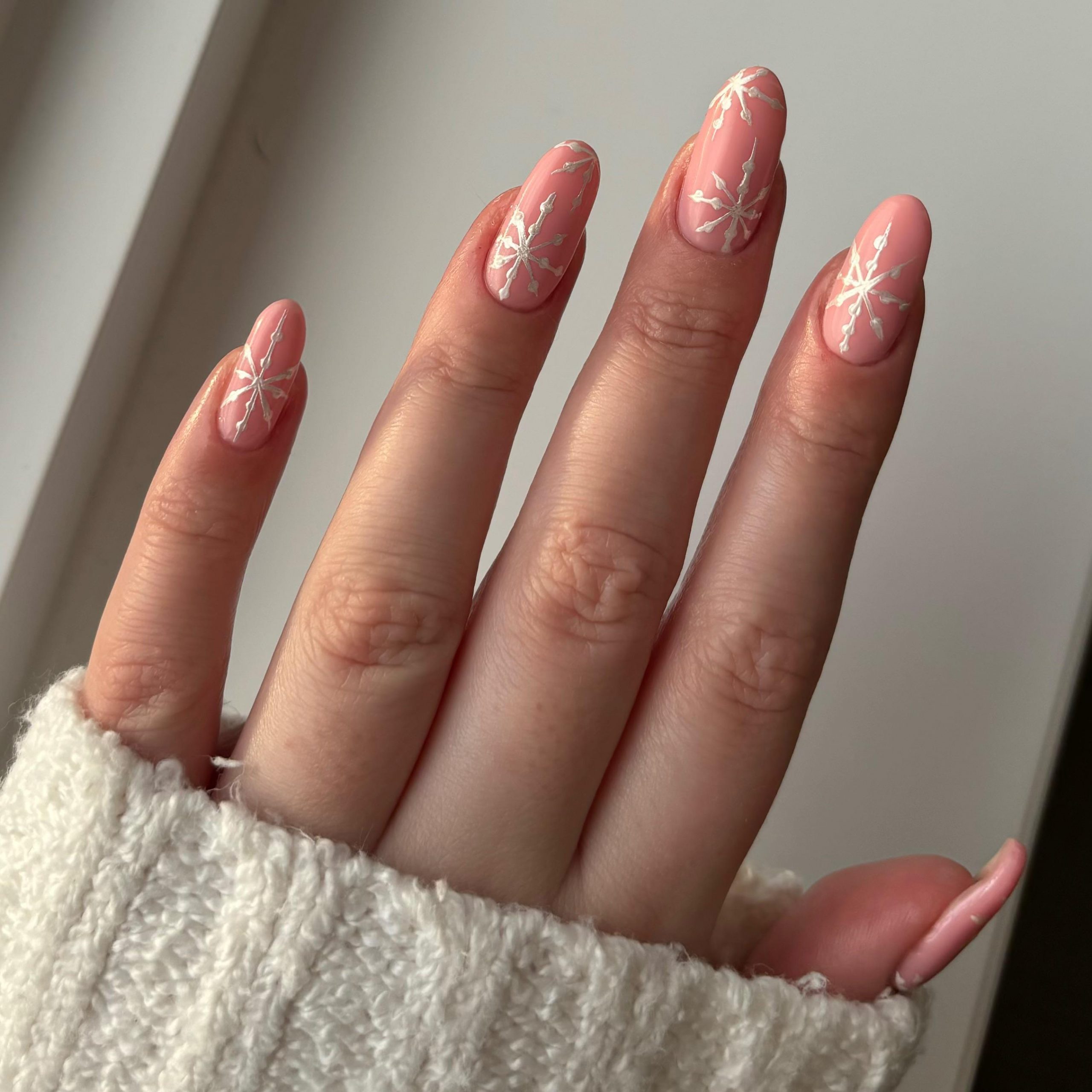 All-Over Light Pink Snowflake Nails All-Over Light Pink Snowflake Nails