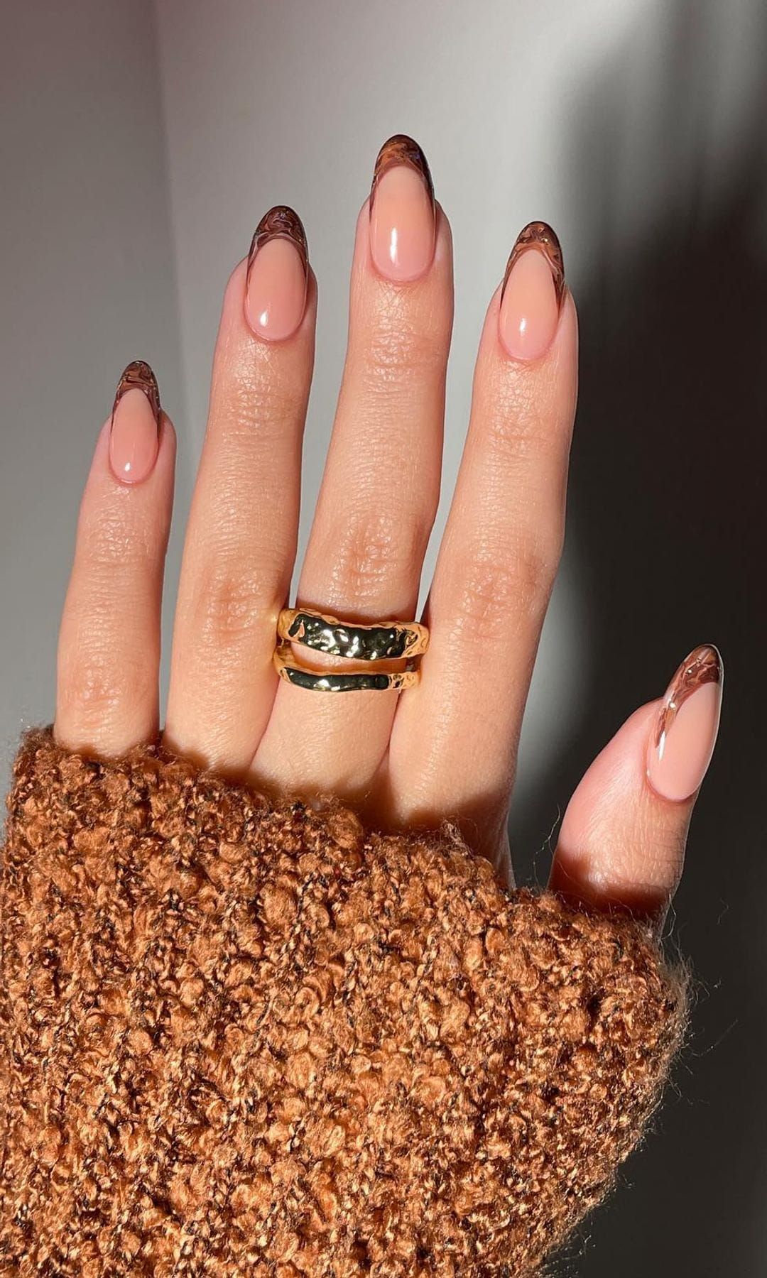 Modern Sheer Nude Brown Outline French Modern Sheer Nude Brown Outline French — Chocolate Brown Nails