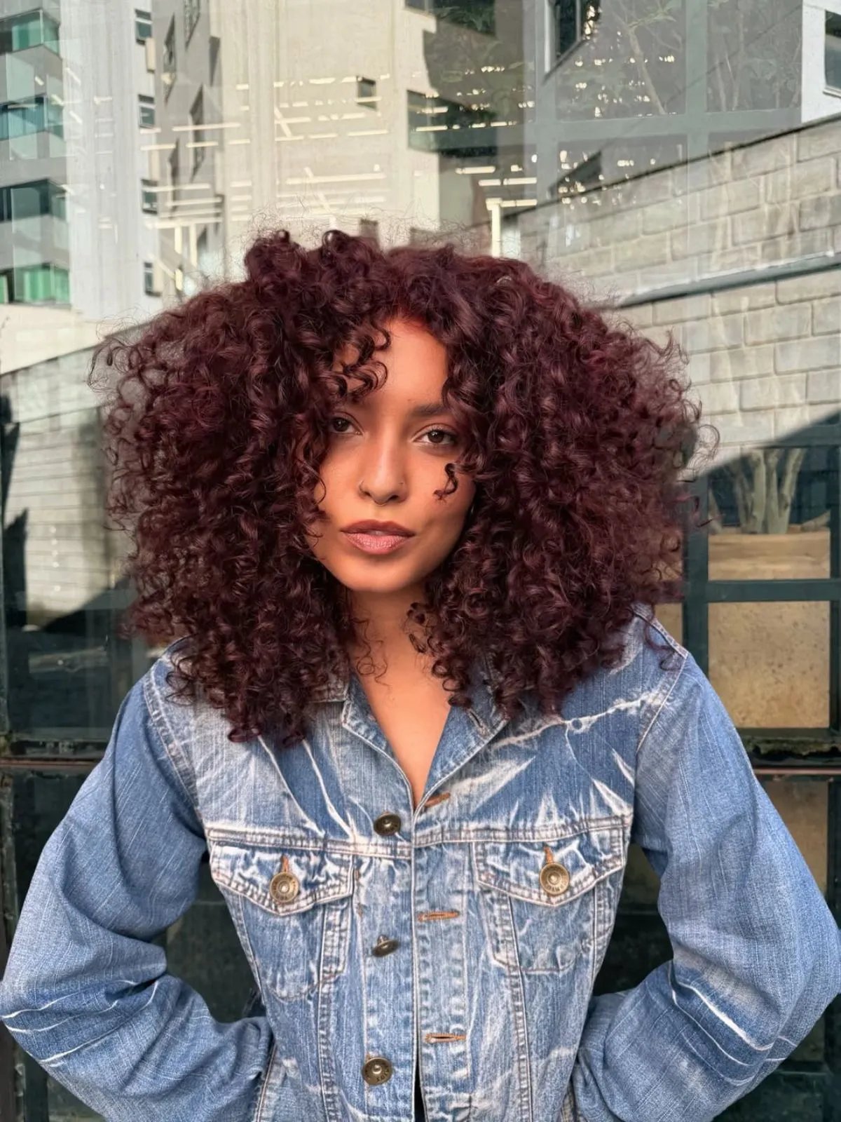 Collarbone Layered Bob with Auburn Highlights — Winter Haircuts for Black Women