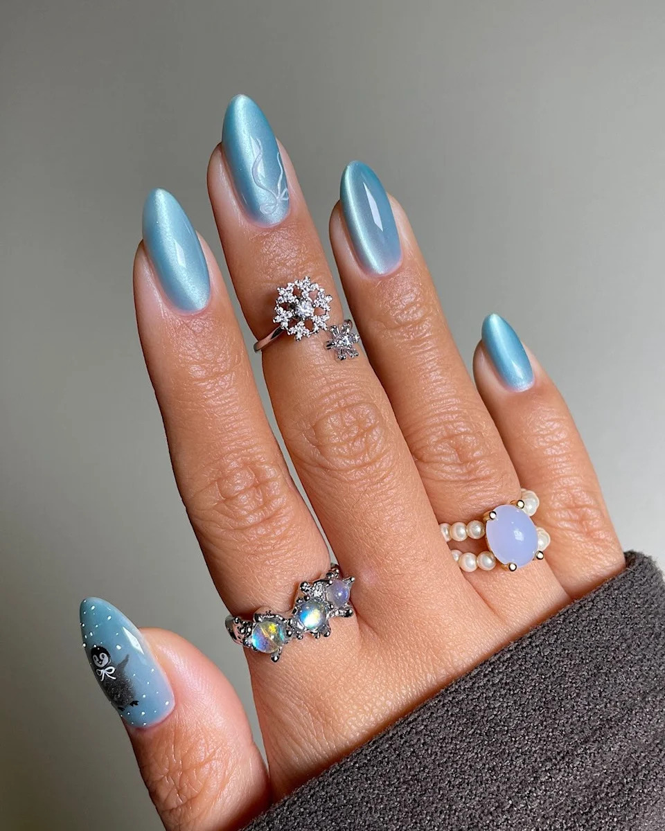 Shimmering Swirl Oval Nails Shimmering Swirl Oval Nails — Icy Blue Nails