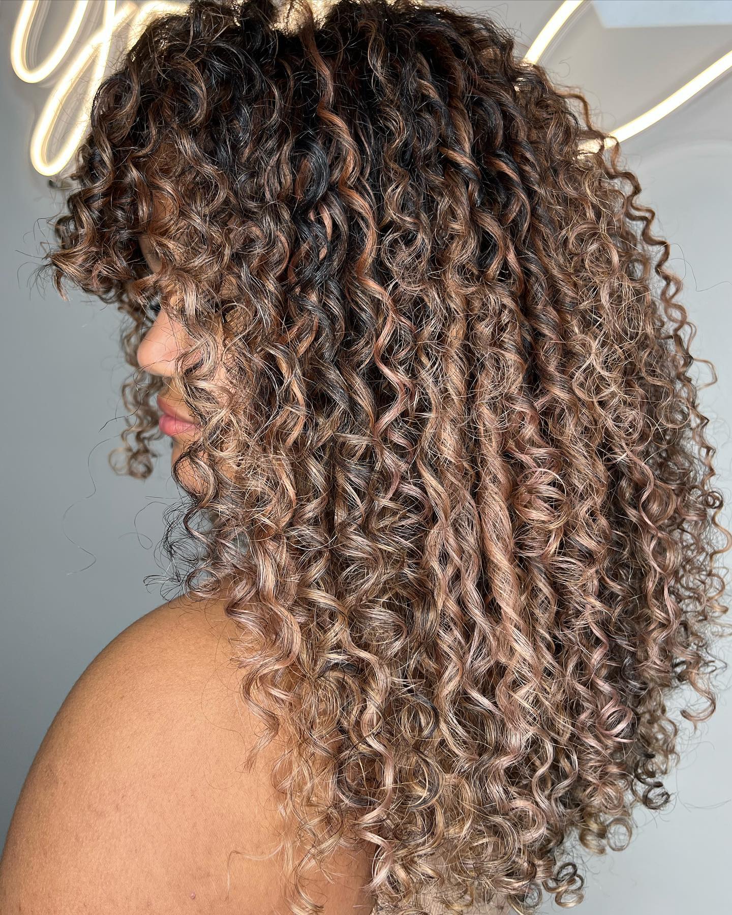 Dark Brown Base With Caramel Highlights Visual Idea Dark Brown Base With Caramel Highlights Visual Idea — Winter Hair Colors for Curly Hair
