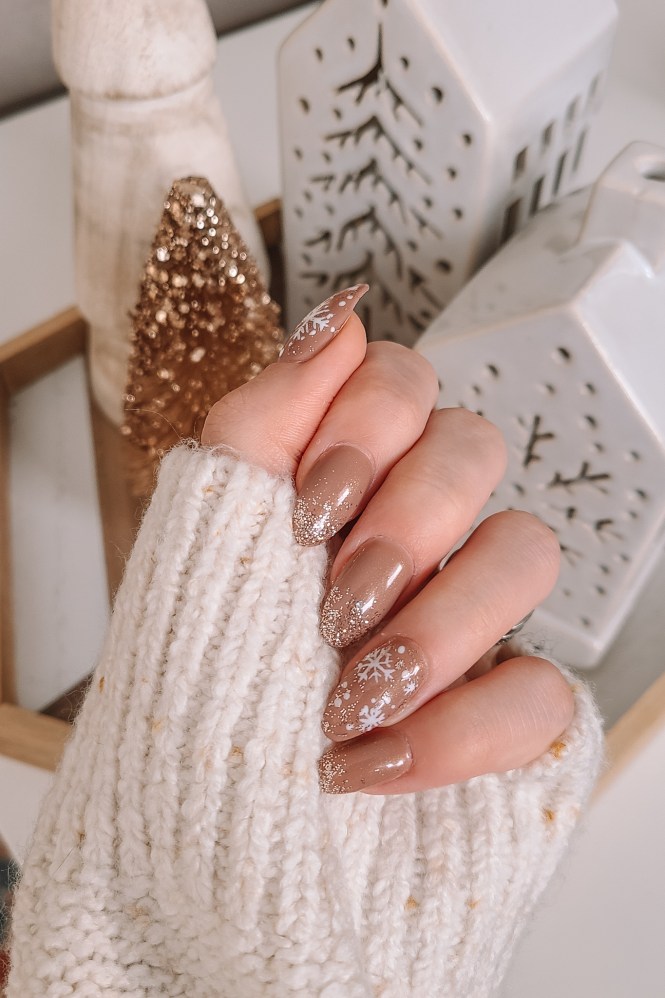 Nude Brown Gold Glitter Snowflakes Nude Brown Gold Glitter Snowflakes — Snowflake Nails