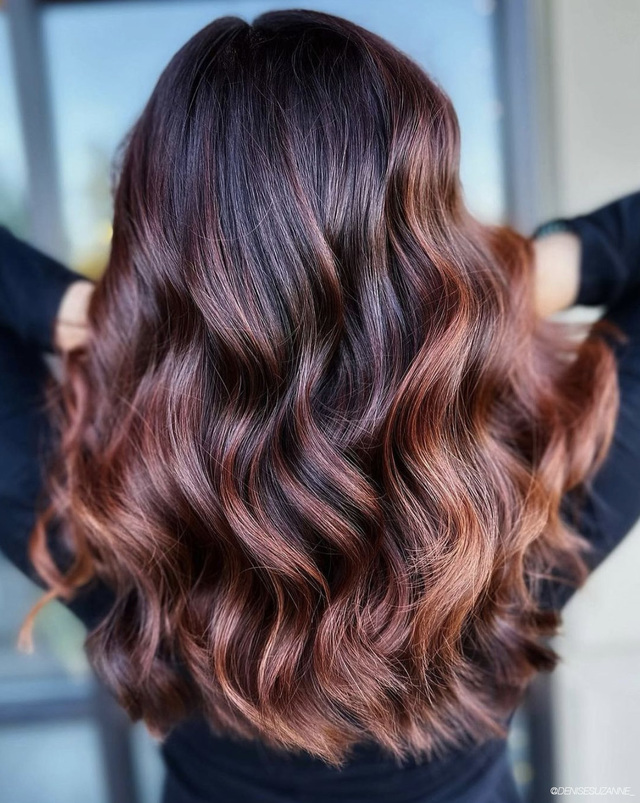 Mid-Back Dark Brown with Copper and Auburn Highlights Mid-Back Dark Brown with Copper and Auburn Highlights — Winter Red Hair Colors