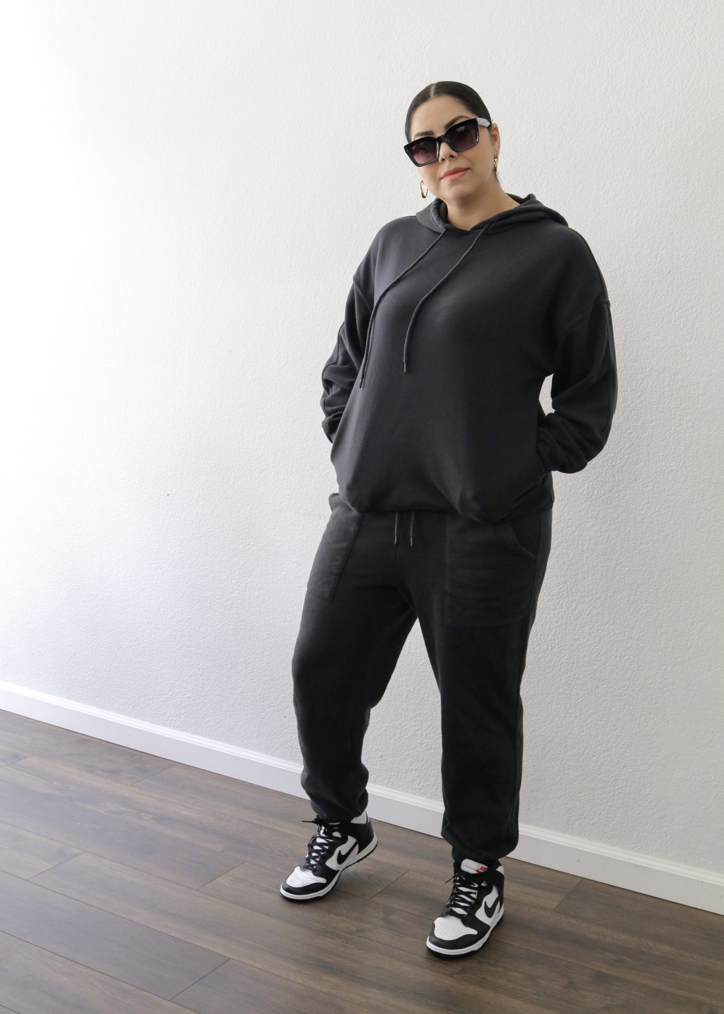Classic Black Hoodie and Sweatpants with High-Tops Classic Black Hoodie and Sweatpants with High-Tops — Hoodie Outfits