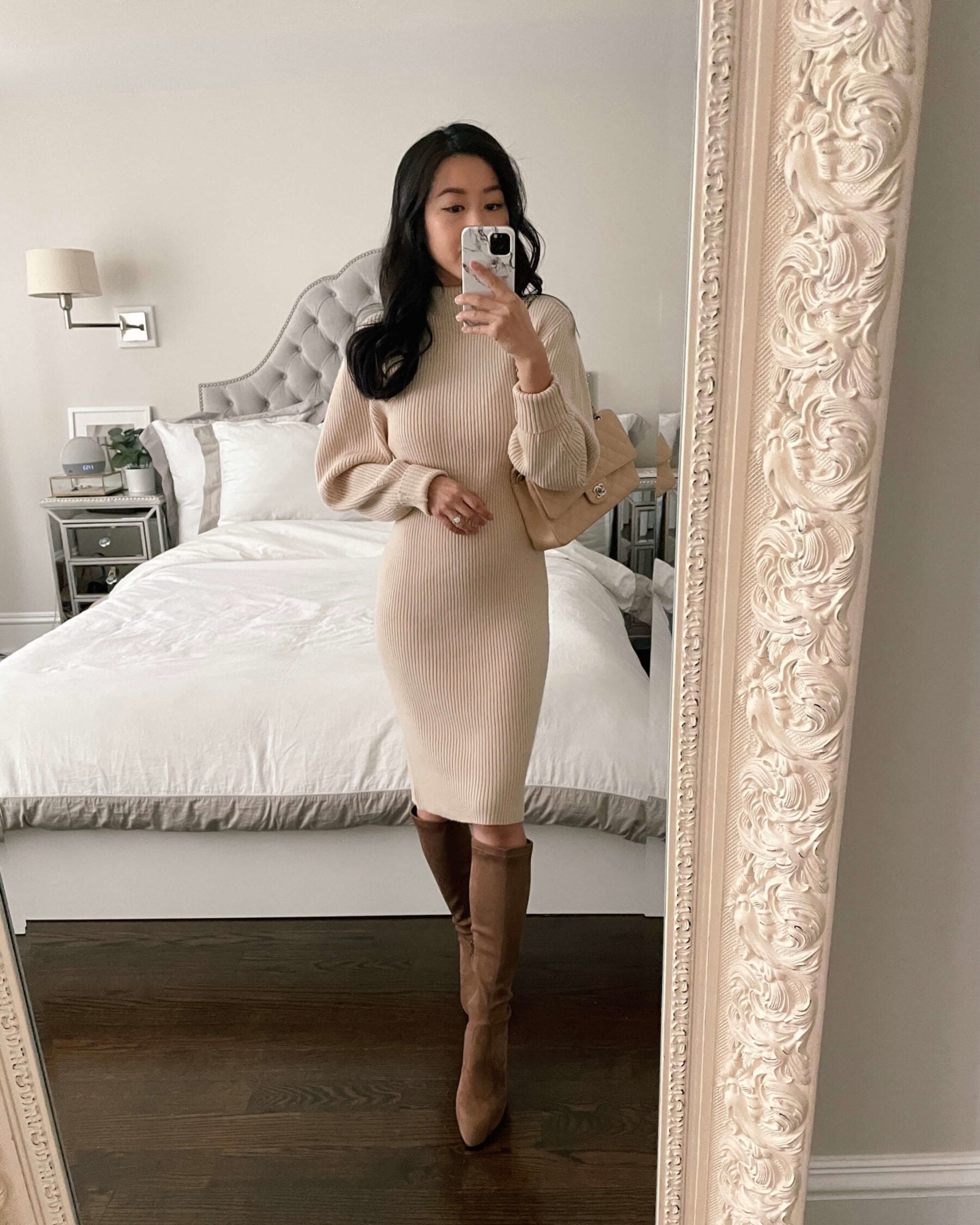 Beige Ribbed Turtleneck Dress with Quilted Handbag Beige Ribbed Turtleneck Dress with Quilted Handbag — Sweater Dress Outfits