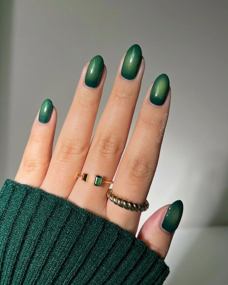 The Single Detail A Reader Notices First Subtle Cat Eye Emerald Green Nails The Single Detail A Reader Notices First Subtle Cat Eye Emerald Green Nails