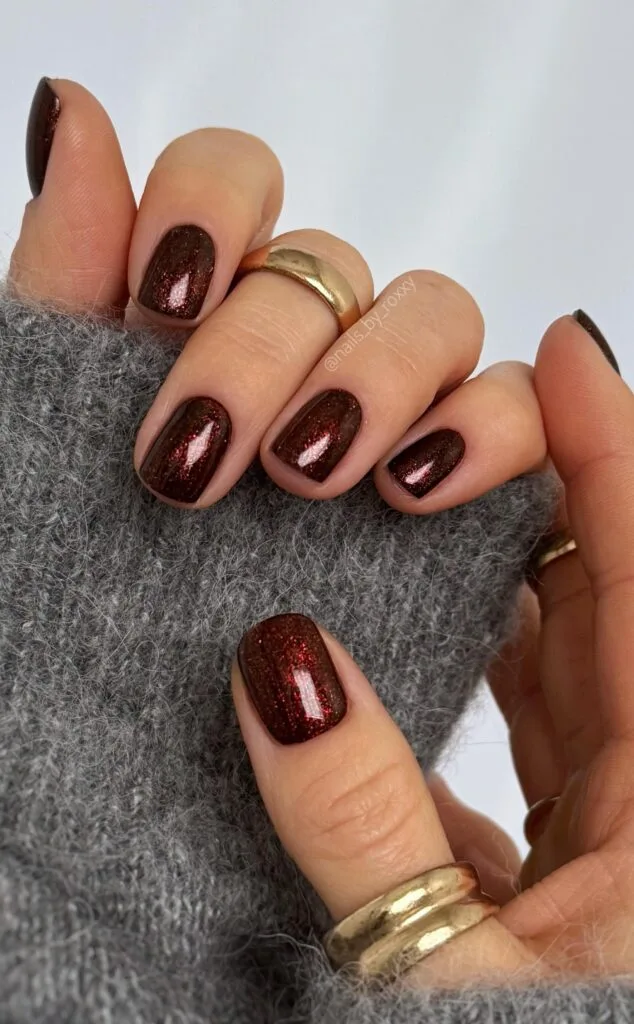 Deep Brown with Red Shimmer Nails Deep Brown with Red Shimmer Nails — Short Winter Nails