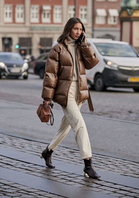 Smart Casual Brown Faux-Leather Puffer with Wide-Leg Pants Smart Casual Brown Faux-Leather Puffer with Wide-Leg Pants — Winter Puffer Jacket Outfits