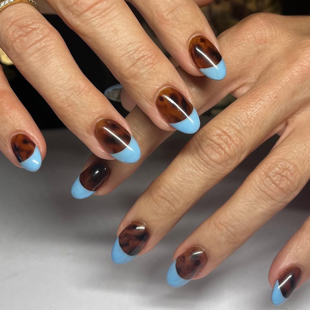 Light Blue Tortoiseshell Tips Glossy — Winter Gel Nail Colors