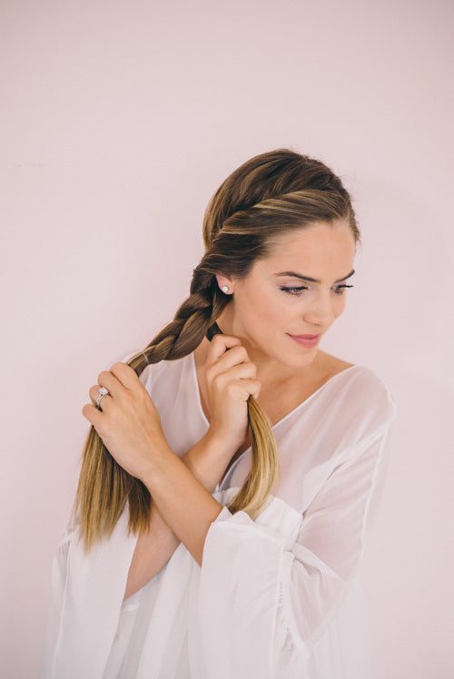 Soft Voluminous Blonde Waves Soft Voluminous Blonde Waves — Cute Winter Hairstyles