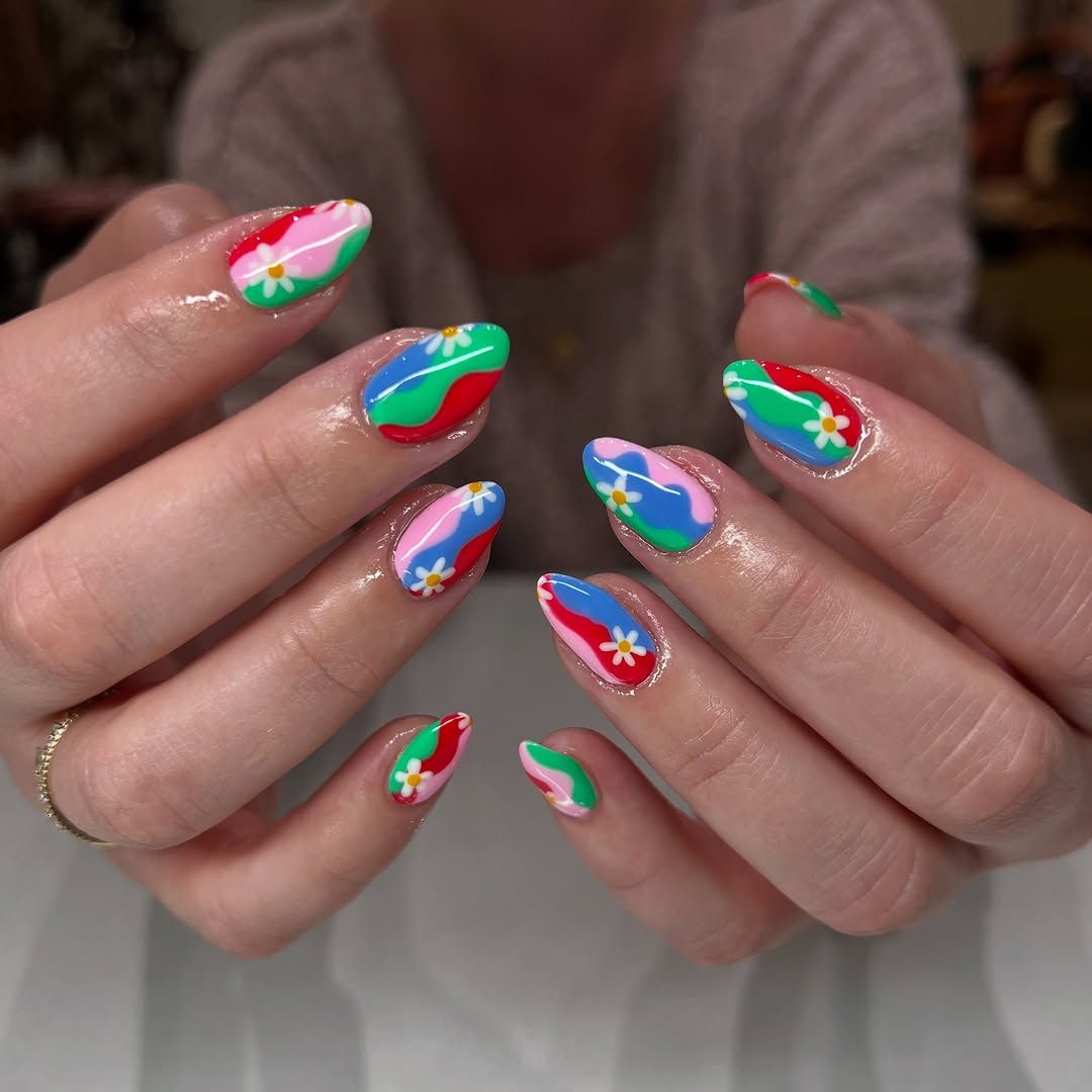 Abstract Wavy Daisy Almond Nails Abstract Wavy Daisy Almond Nails — Almond Nail Inspo