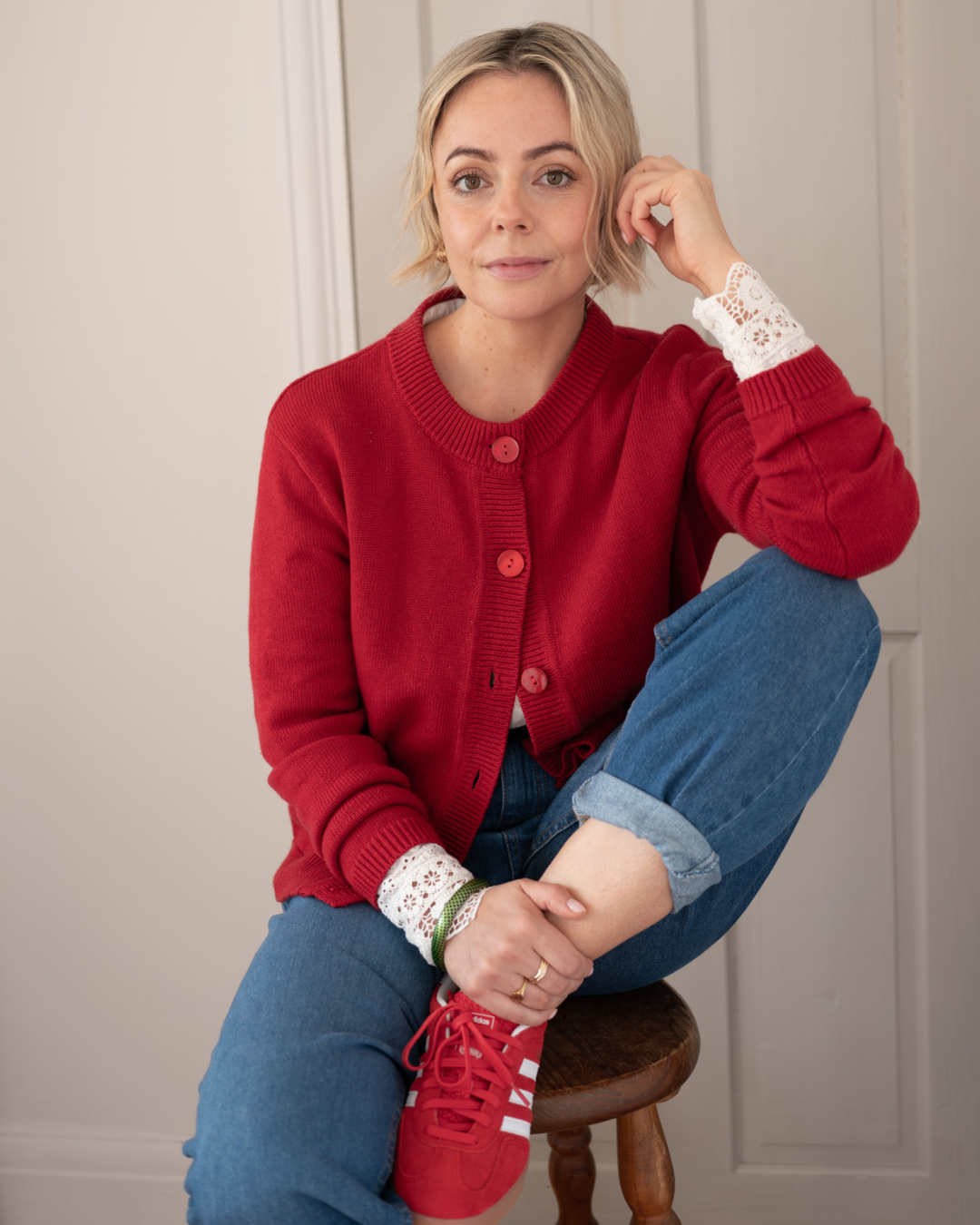 Bold Red: Knit Cardigan with Sneakers and Jeans Bold Red: Knit Cardigan with Sneakers and Jeans — Cardigan Outfits