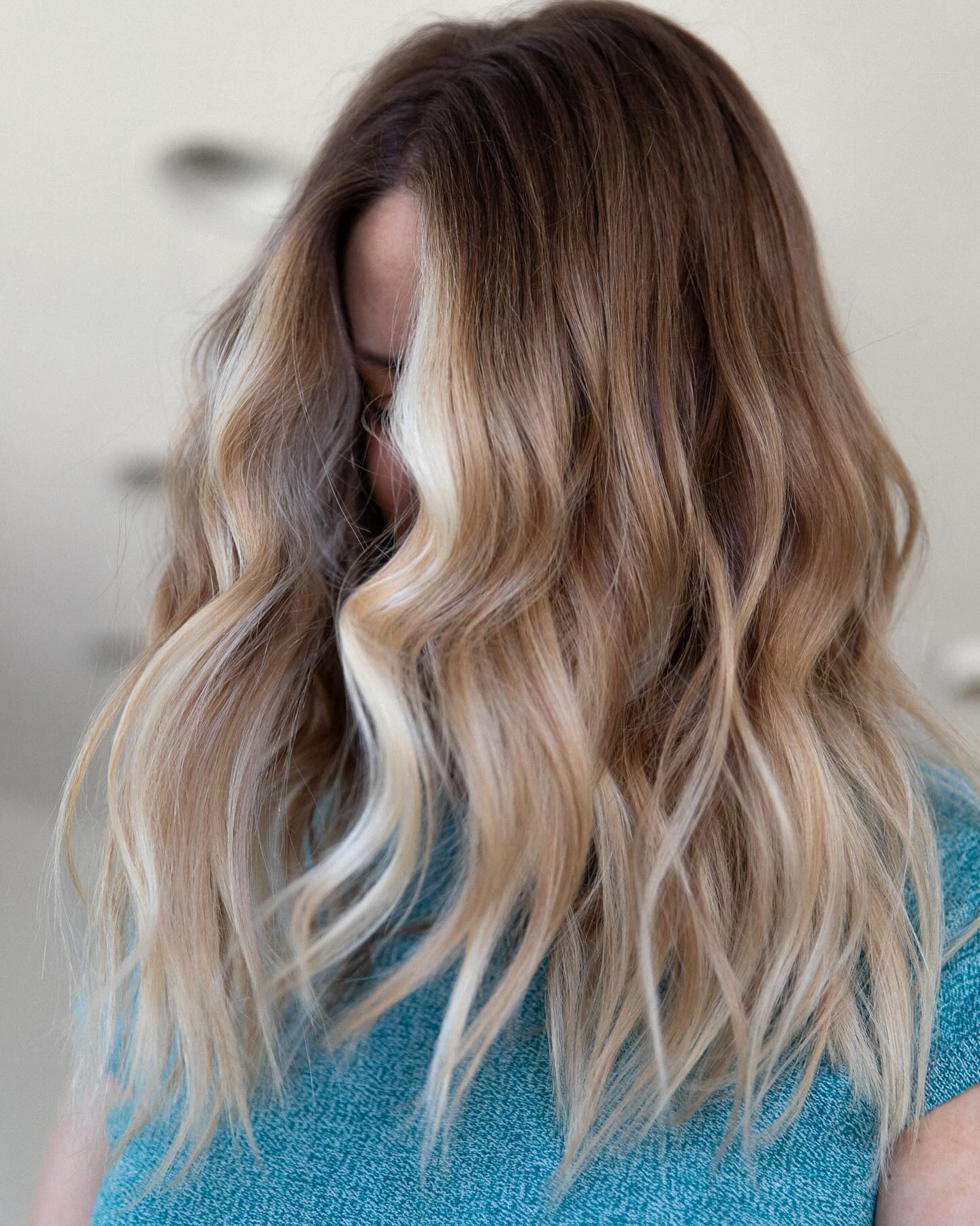 Mid-Back Medium Brown With Blonde Balayage Mid-Back Medium Brown With Blonde Balayage — Reverse Balayage