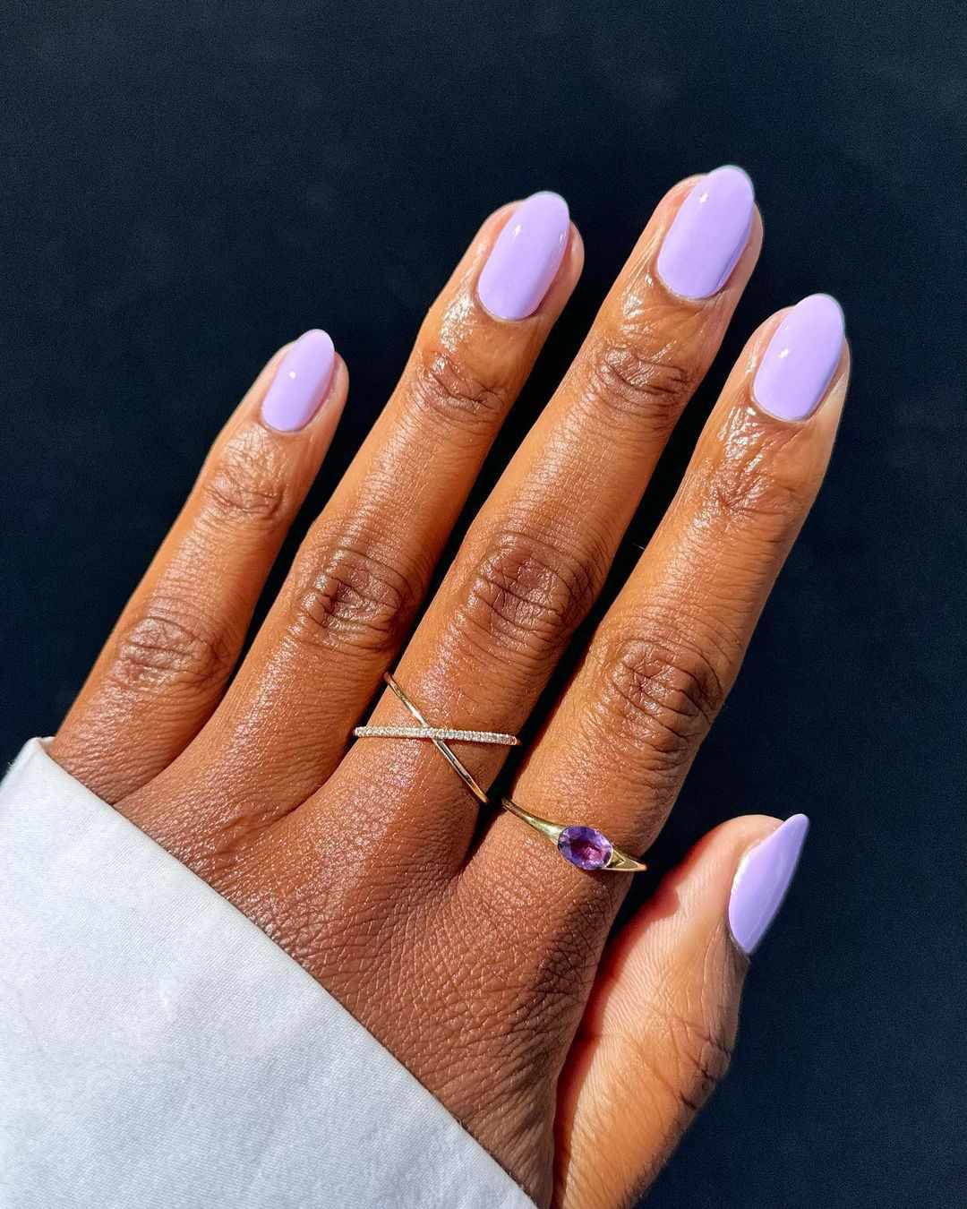 Light Lavender Glossy Medium Oval Nails Light Lavender Glossy Medium Oval Nails — Winter Nail Colors for Dark Skin