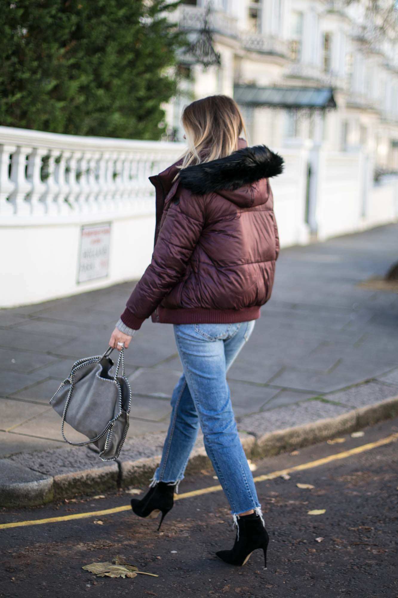 Olive Green Puffer with Wide-Leg Trousers and Belt Olive Green Puffer with Wide-Leg Trousers and Belt — Winter Puffer Jacket Outfits