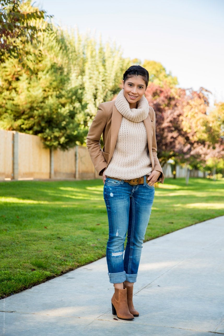 Smart Casual Layering: Brown Ankle Boots with Camel Blazer and Distressed Jeans — Brown Boots Outfits