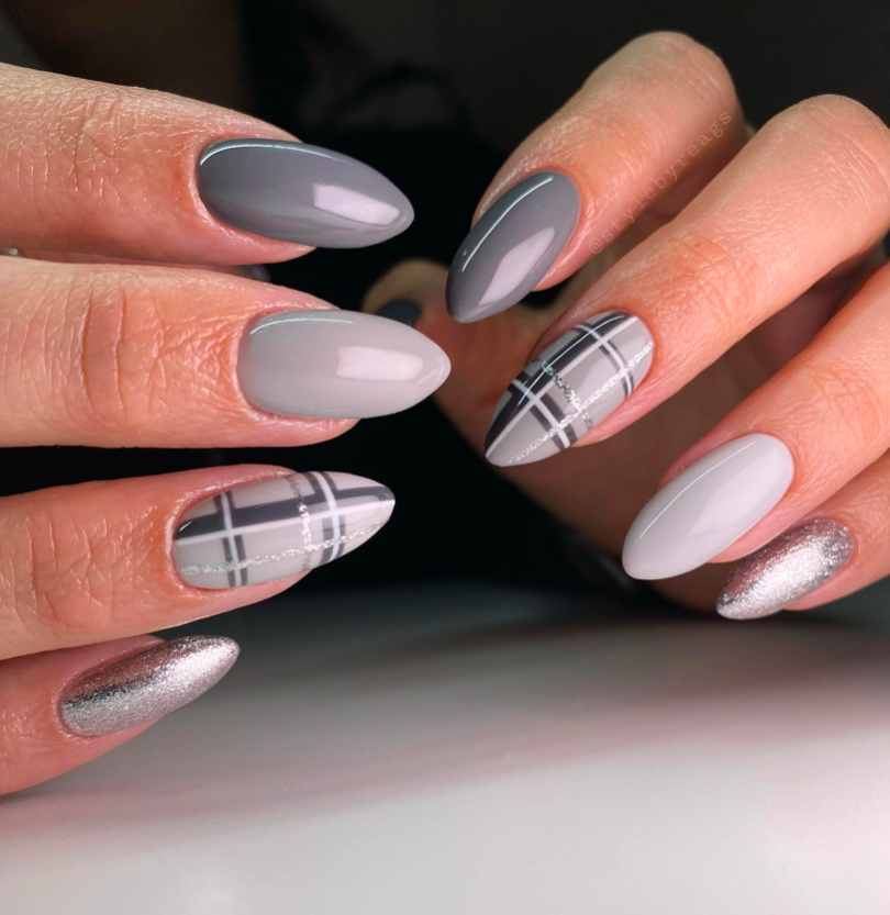 Gray Plaid Snowflake Glitter Oval Nails Gray Plaid Snowflake Glitter Oval Nails — Winter Gray Nails