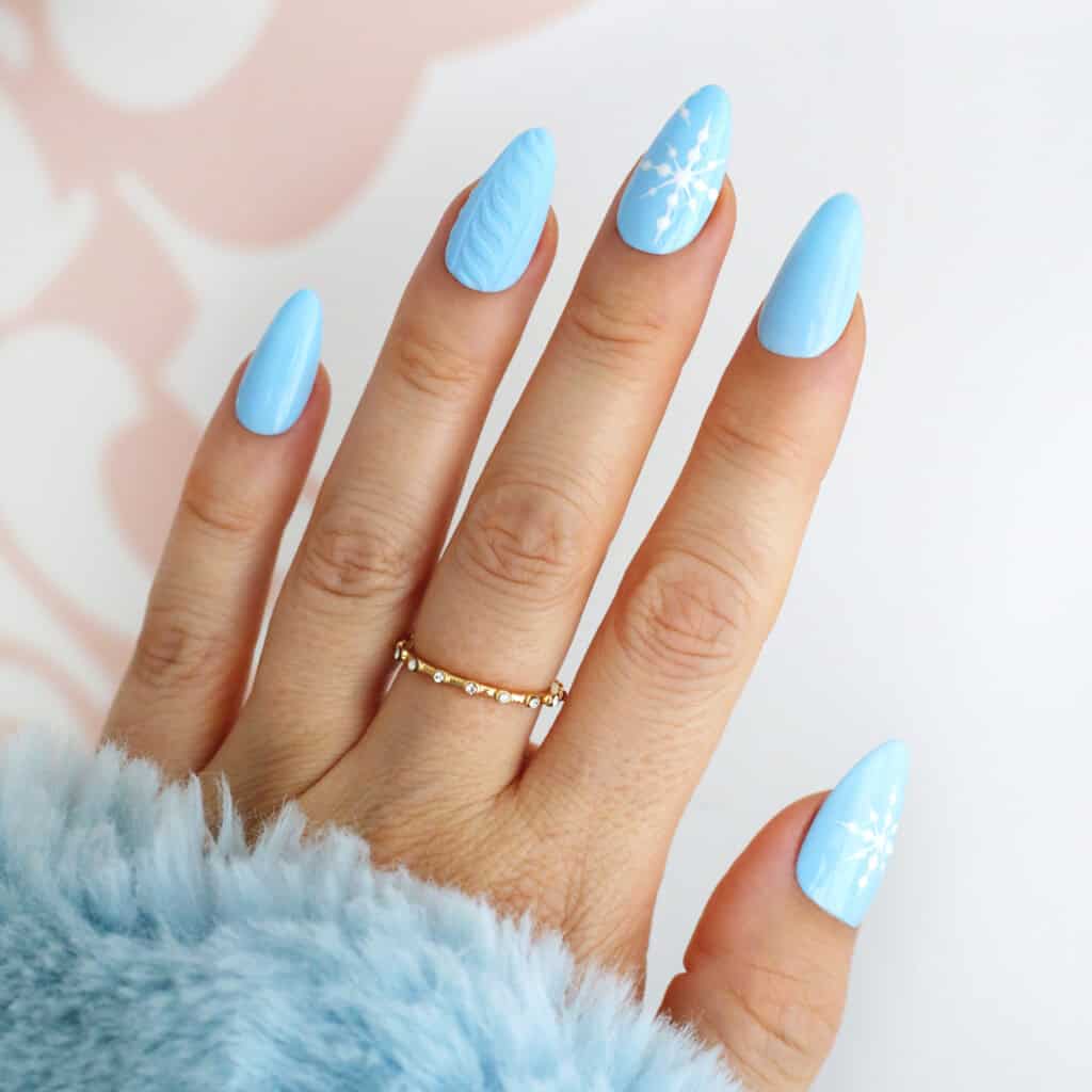Even Application Clear Art Visual Idea — Winter Nail Art