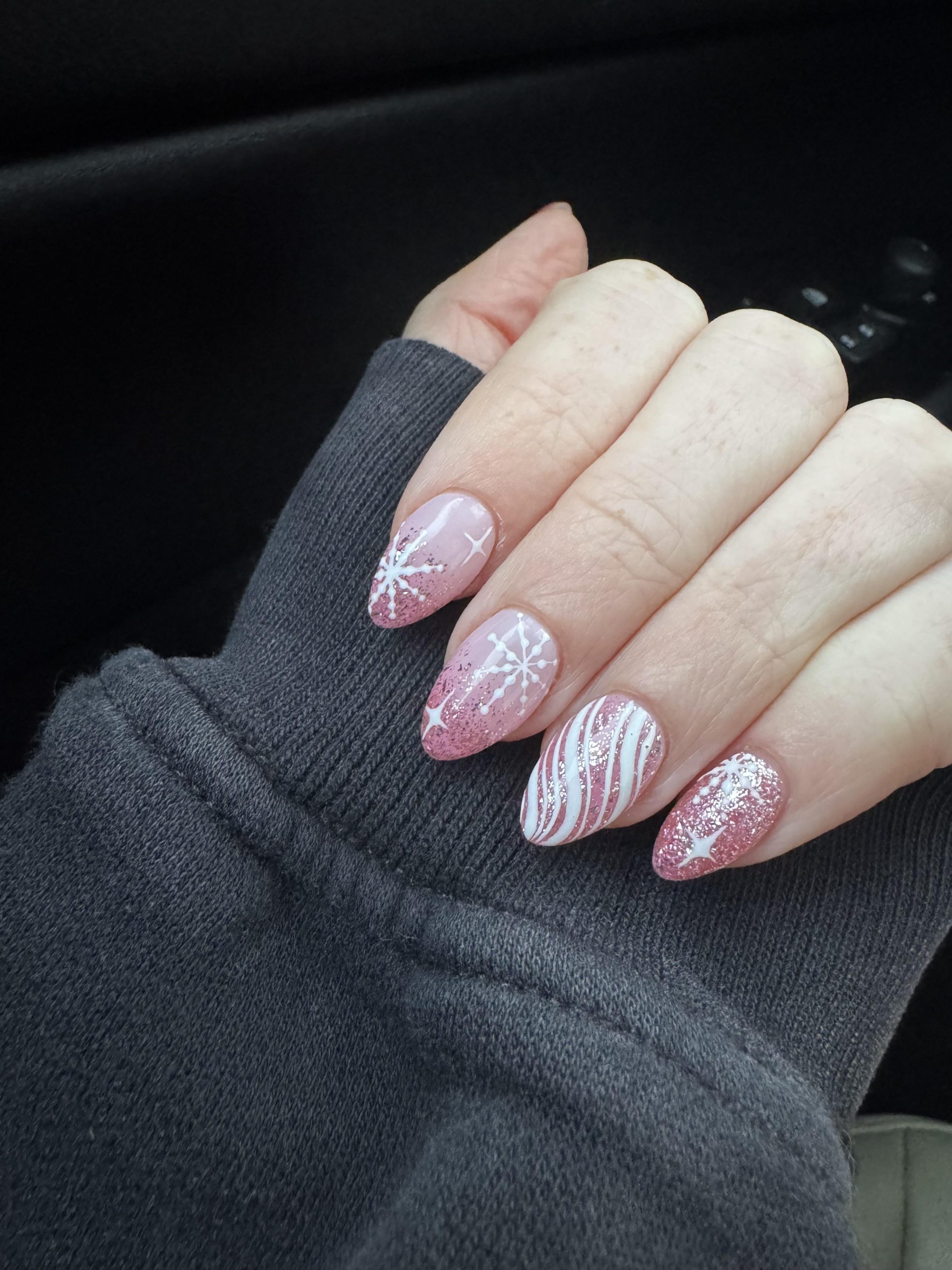 Medium Almond Pale Pink with Snowflakes and Stripes Medium Almond Pale Pink with Snowflakes and Stripes — Winter Pink Nails