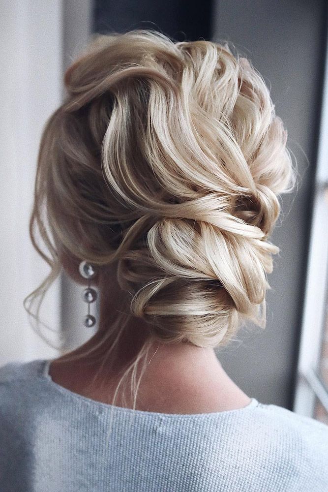 Textured Ash Blonde Messy Bun Textured Ash Blonde Messy Bun — Winter Updos