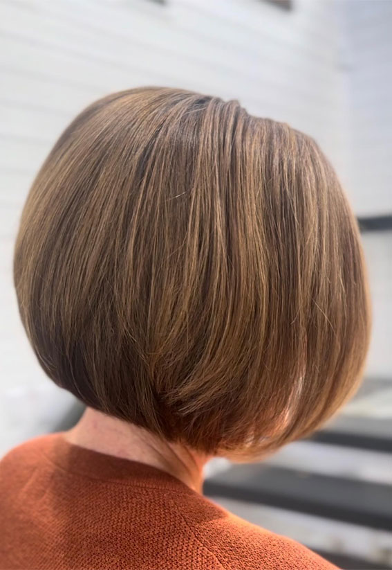 Sleek Ear-Length Ash Brown Bob — Winter Hair Colors for Short Hair