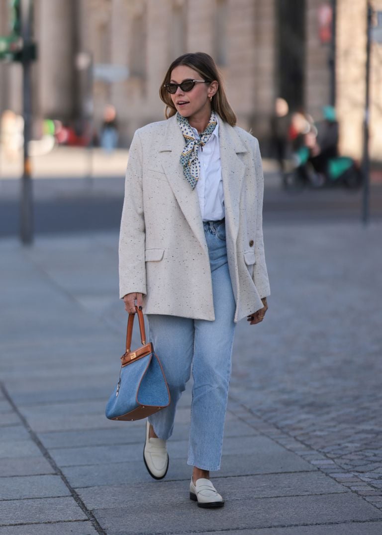 Patterned Neck Scarf Enhances Speckled Blazer and Jeans Look — Scarf Outfits