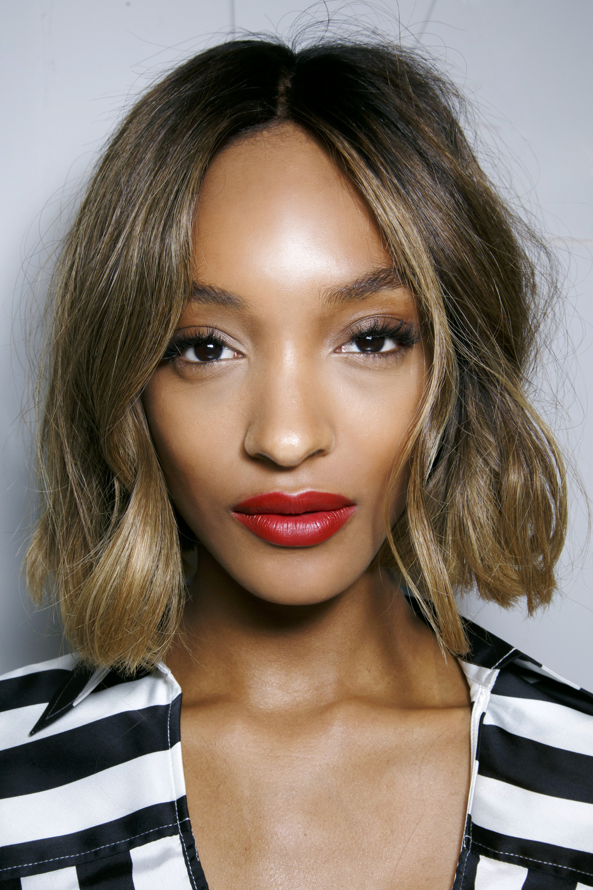 Collarbone Bob With Blonde Highlights Collarbone Bob With Blonde Highlights — Short Winter Haircuts